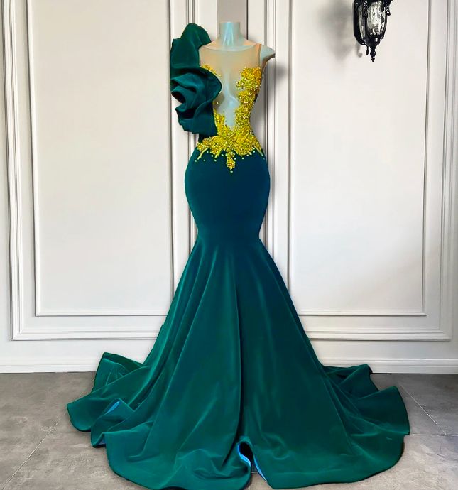 Emerald Green One Shoulder Prom Dresses Golden Beading Applique Elegant Prom Gown For Black Girls Mermaid Ruffled Formal Wear Vestidos De Gala